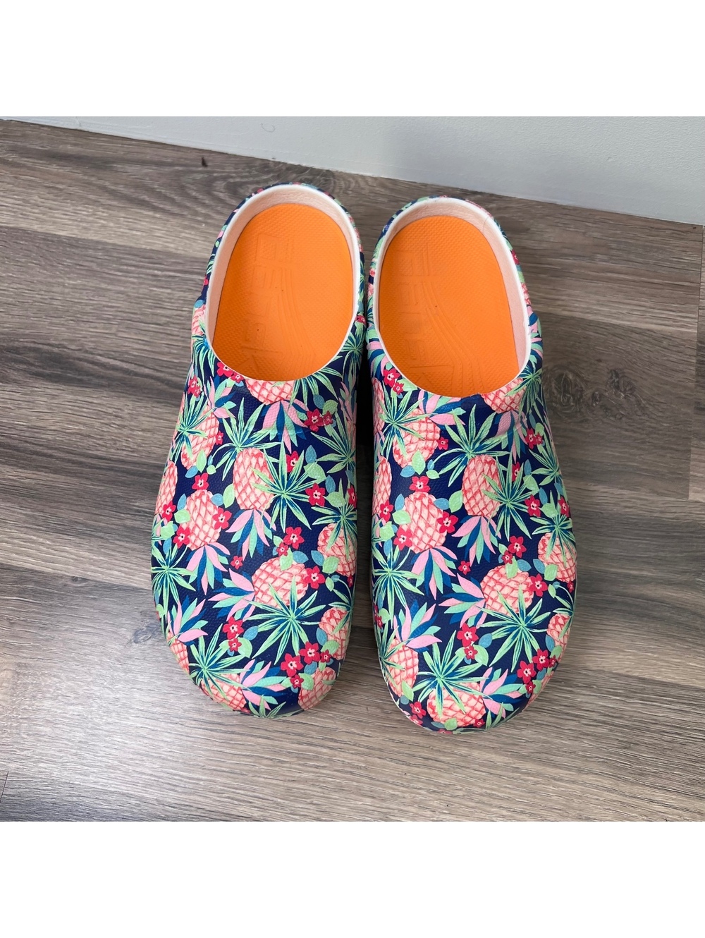 Dansko Floral Clogs Women's Size 7 (37)